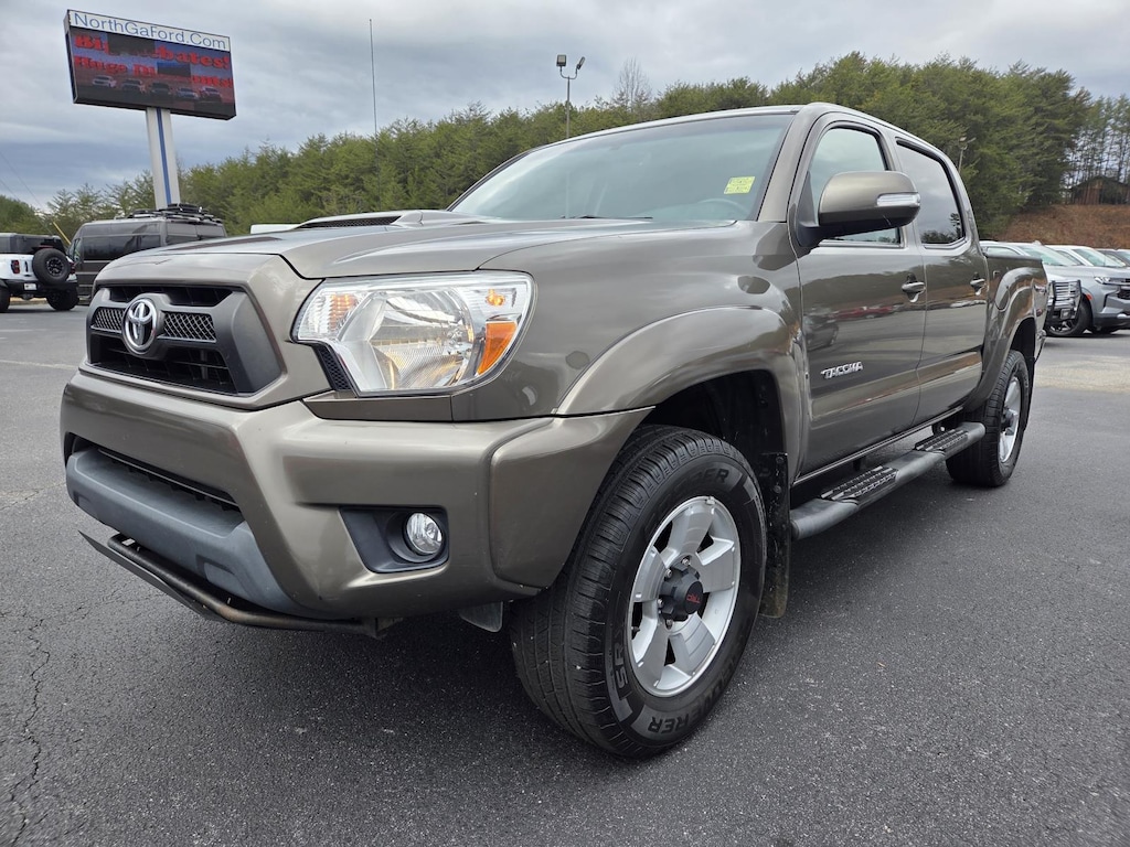 Used 2013 Toyota Tacoma 2WD Double Cab V6 AT PreRunner (Natl) Crew Cab Pickup