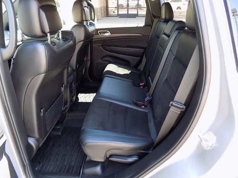 2020 Jeep Grand Cherokee Altitude - Photo 13