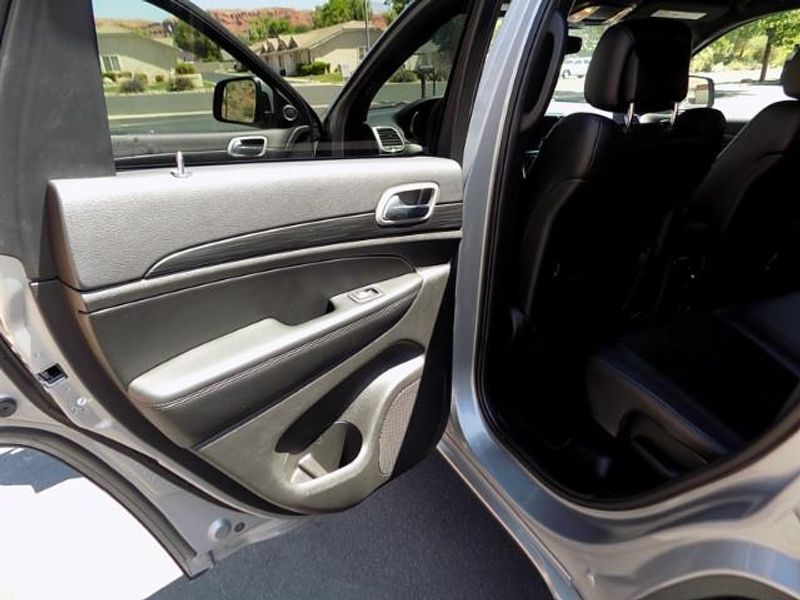 2020 Jeep Grand Cherokee Altitude - Photo 12