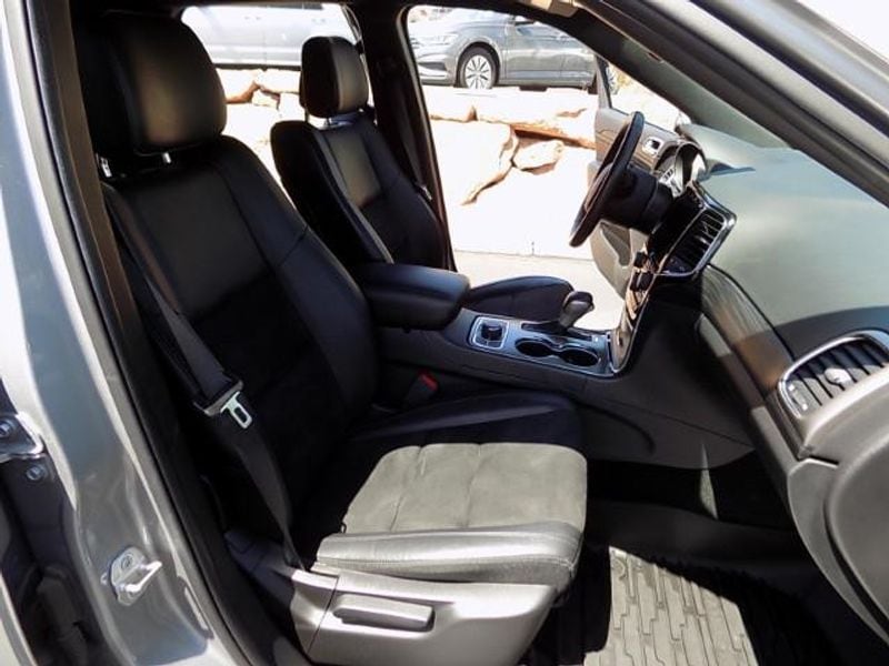 2020 Jeep Grand Cherokee Altitude - Photo 20