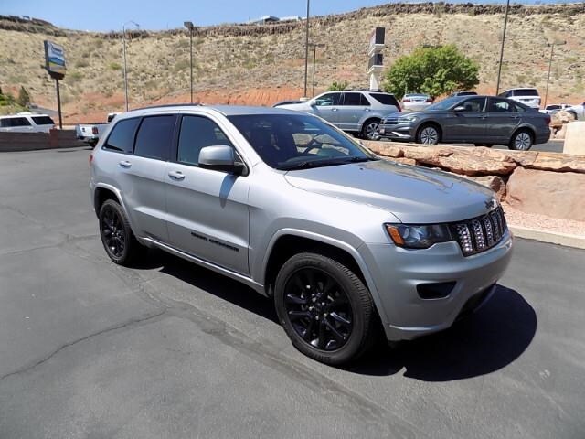 2020 Jeep Grand Cherokee Altitude photo 3