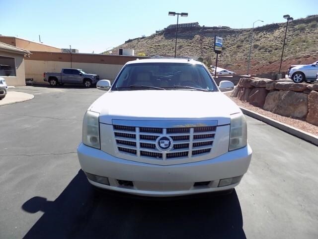 2007 Cadillac Escalade Luxury photo 2