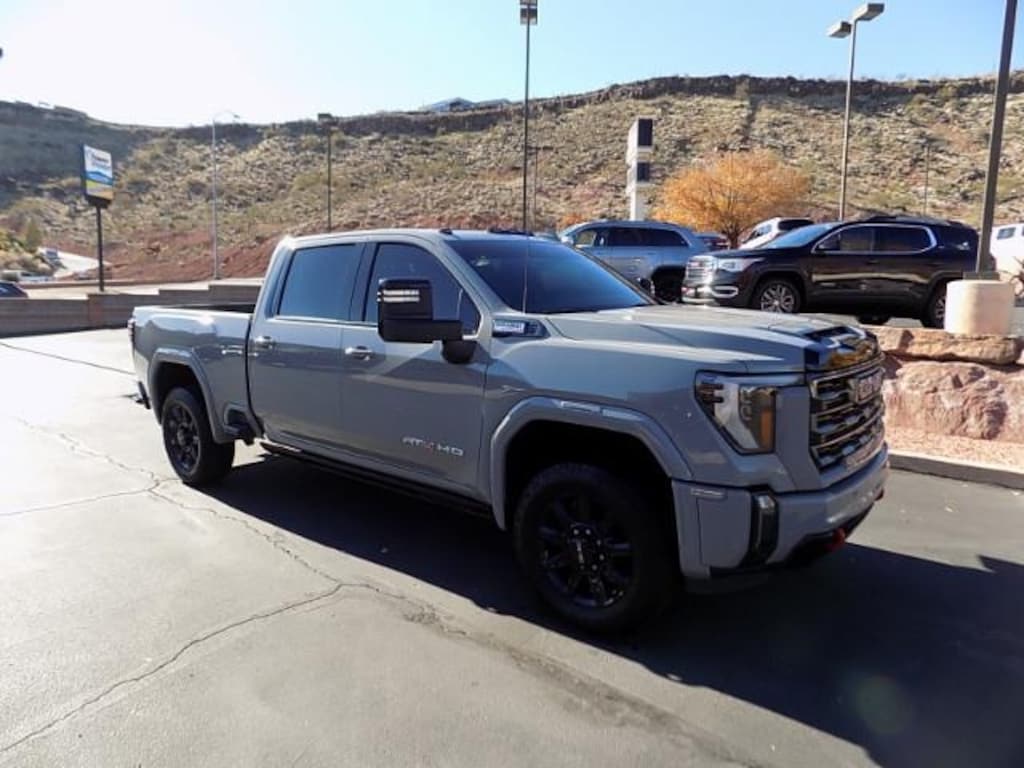 Used 2024 GMC Sierra 2500HD 4WD Crew Cab 159 AT4 truck