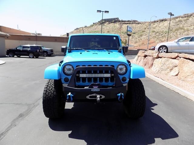 2017 Jeep Wrangler Unlimited Sahara photo 2