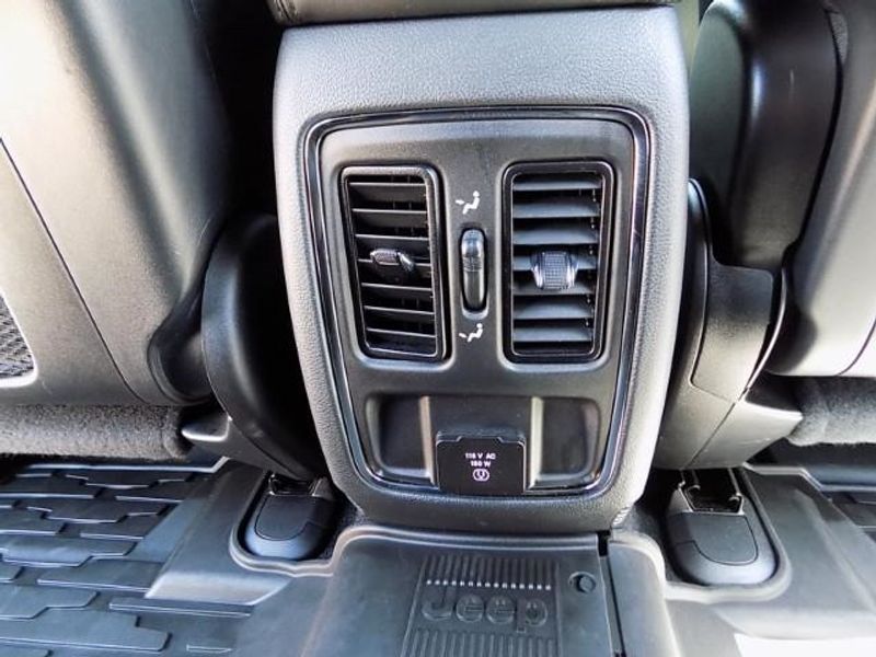 2020 Jeep Grand Cherokee Altitude - Photo 18