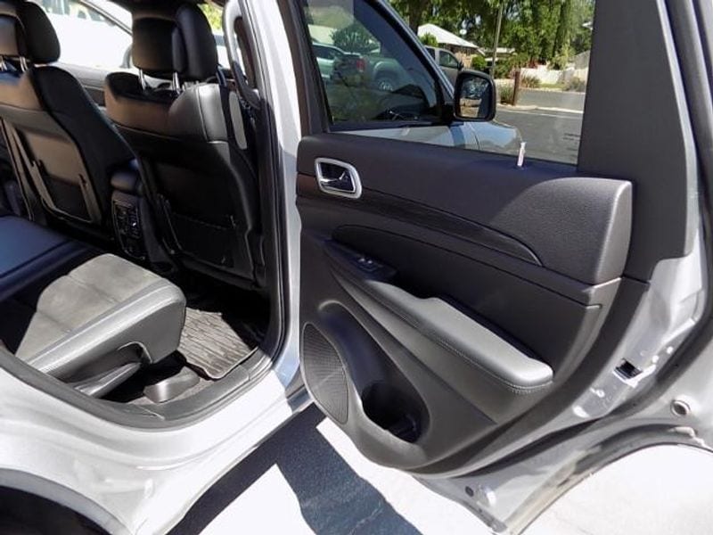 2020 Jeep Grand Cherokee Altitude - Photo 16