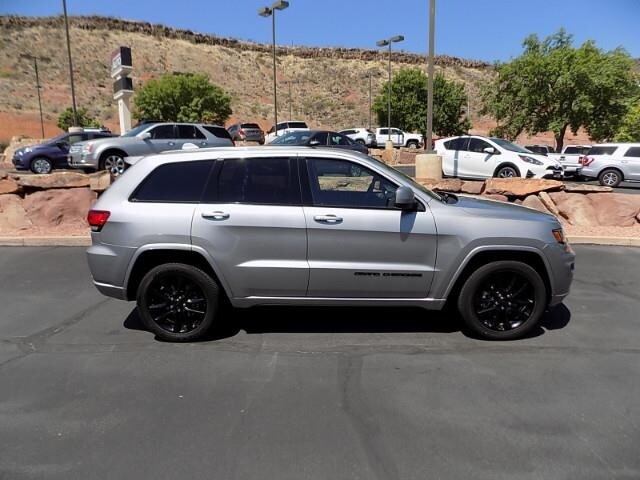 2020 Jeep Grand Cherokee Altitude photo 4