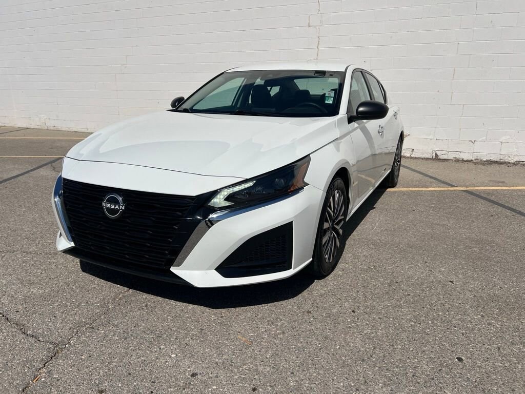 Used 2025 Nissan Altima SV