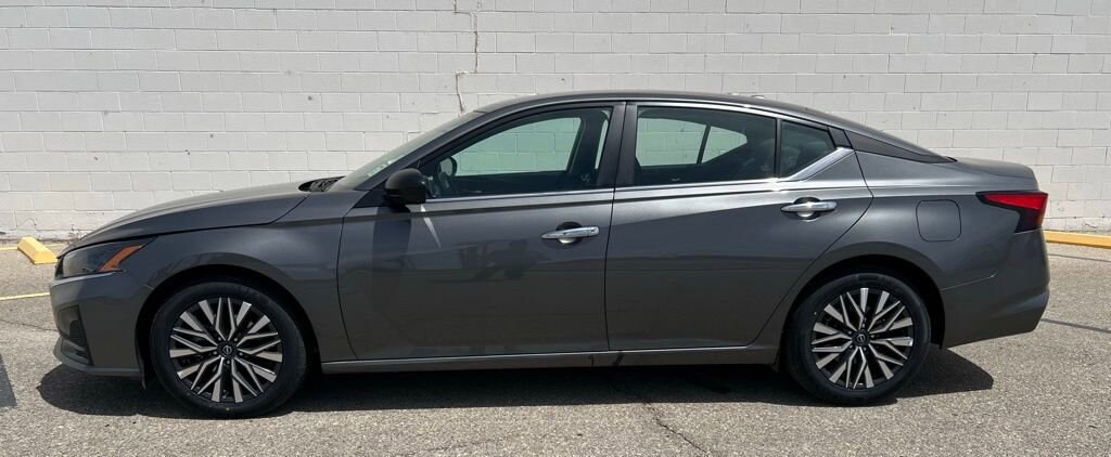 Used 2025 Nissan Altima SV