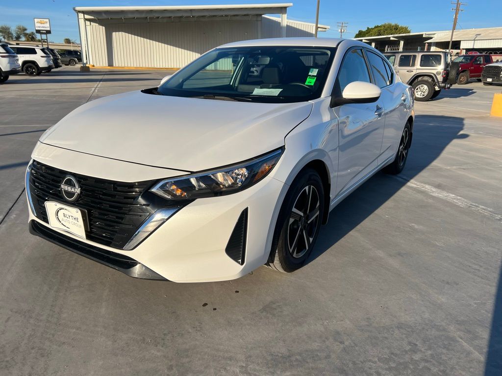 2024 Nissan Sentra SV's photo