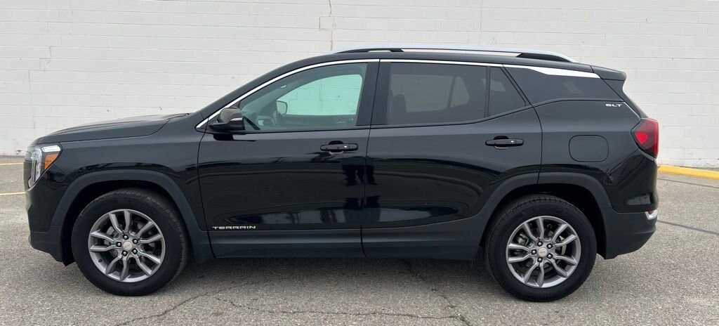 Used 2024 GMC Terrain SLT SUV