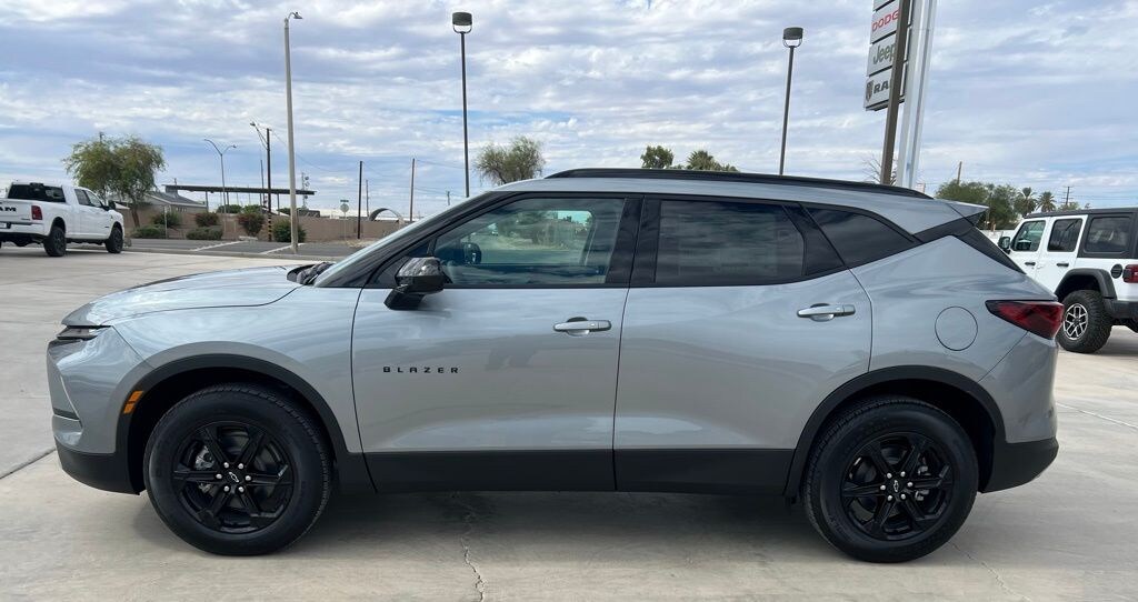 New 2025 Chevrolet Blazer LT w/2LT SUV