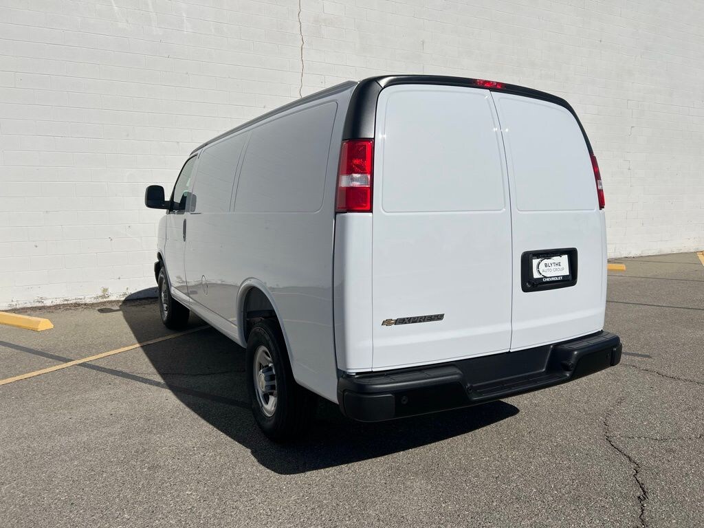 New 2026 Chevrolet Express 3500 Work Van Cargo Van