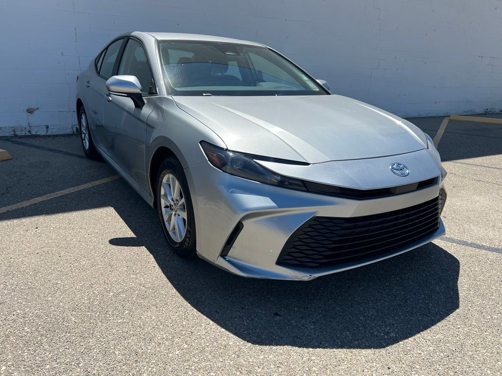 2025 Toyota Camry LE - Photo 8