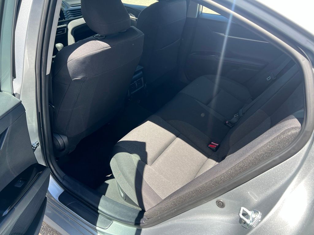 2025 Toyota Camry LE - Photo 18