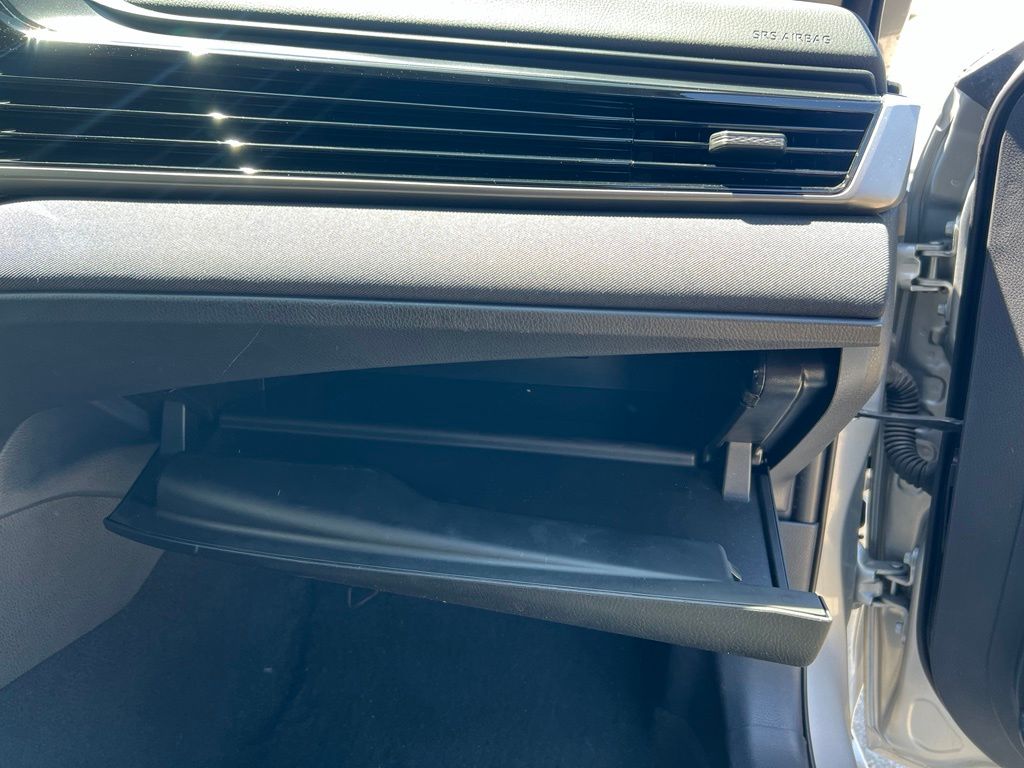 2025 Toyota Camry LE - Photo 25