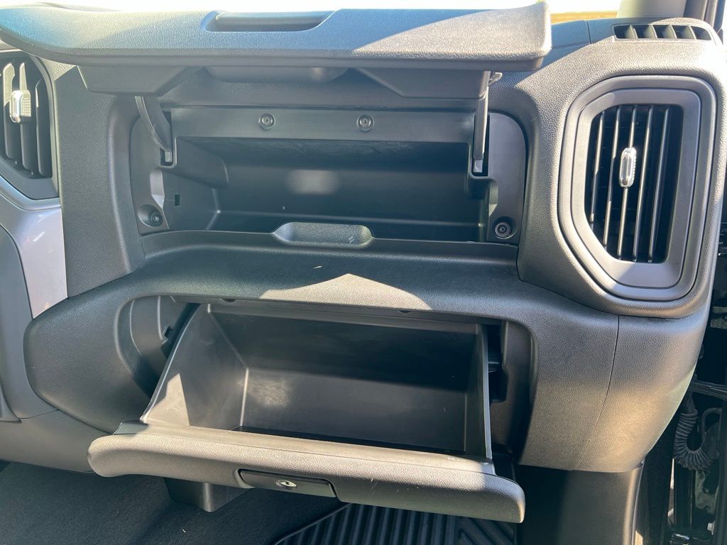 2024 Chevrolet Silverado 2500HD Custom - Photo 28