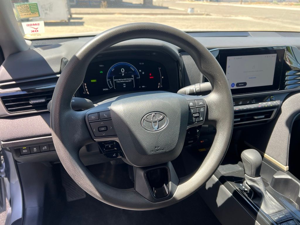 2025 Toyota Camry LE - Photo 12