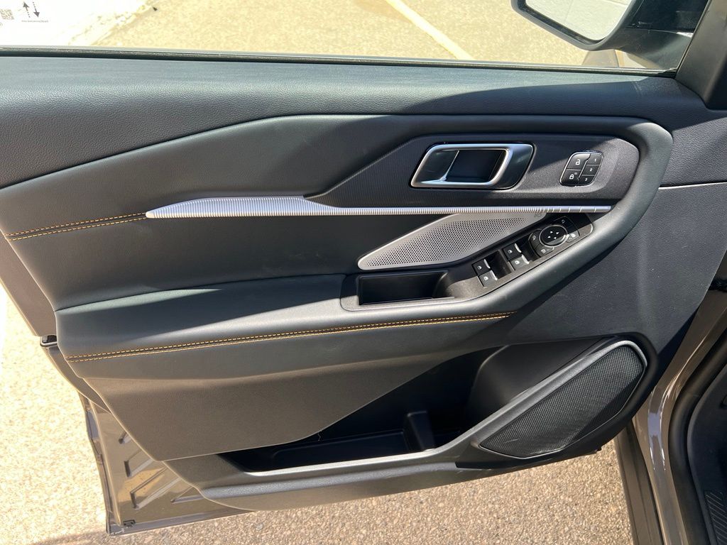 2026 Ford Explorer Tremor - Photo 9