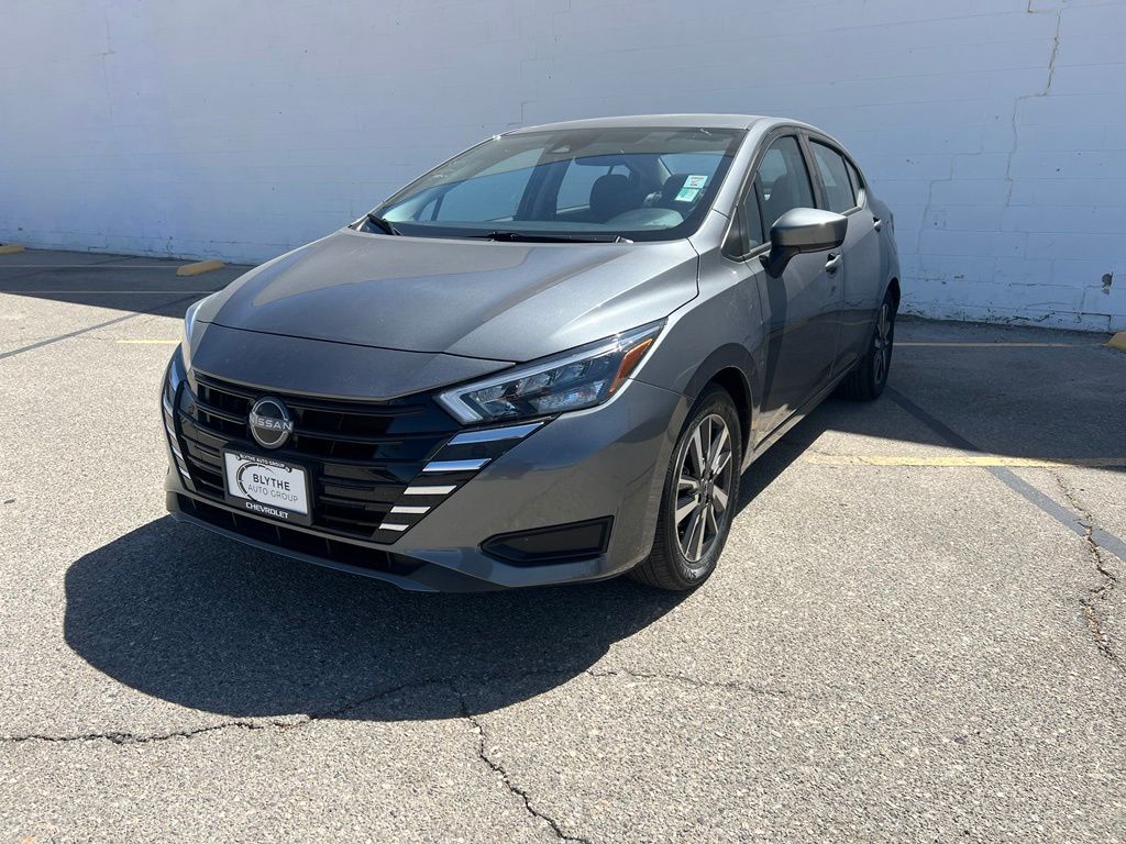 2025 Nissan Versa 1.6 SV CVT's photo