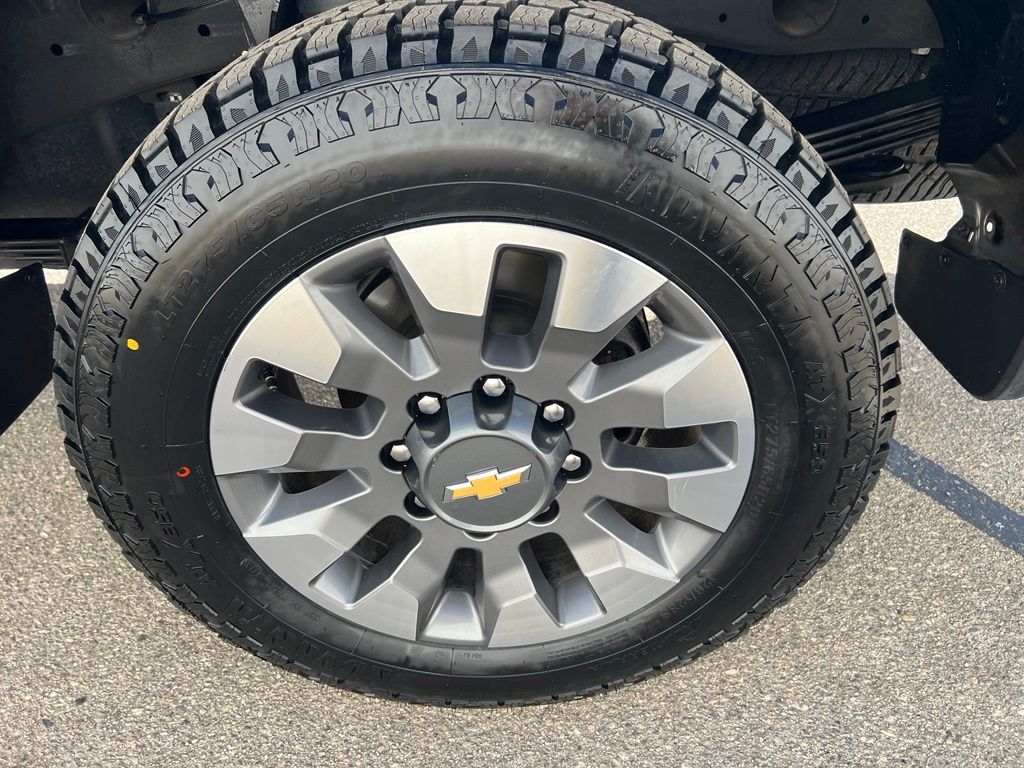 2024 Chevrolet Silverado 2500HD Custom - Photo 31