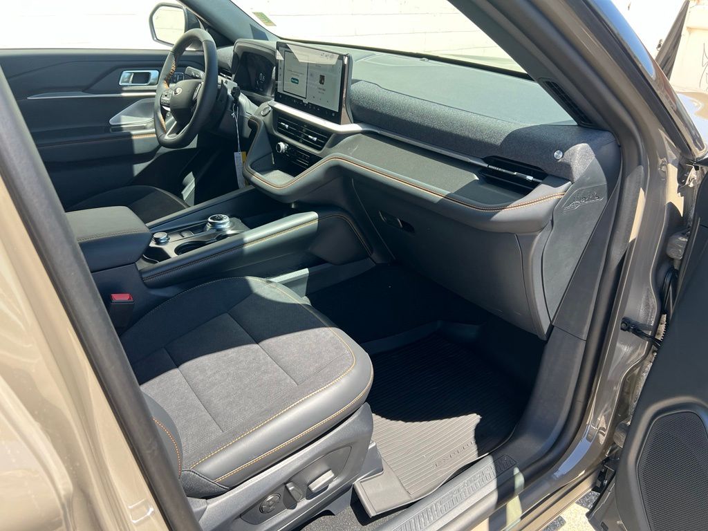 2026 Ford Explorer Tremor - Photo 32