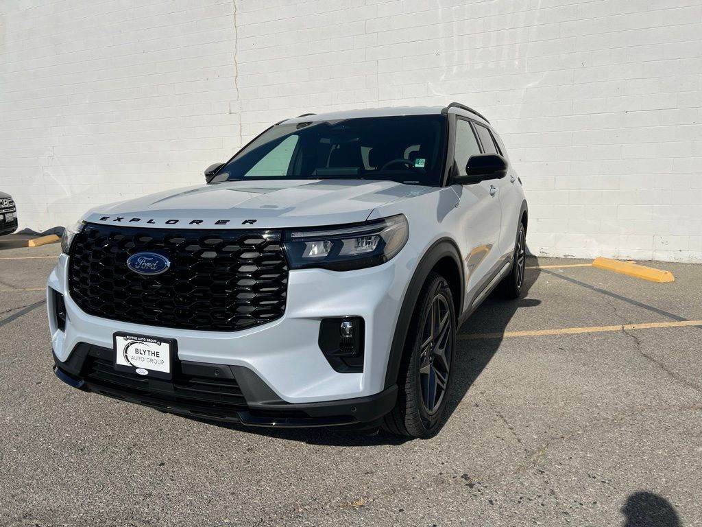 2026 Ford Explorer ST-LINE RWD's photo