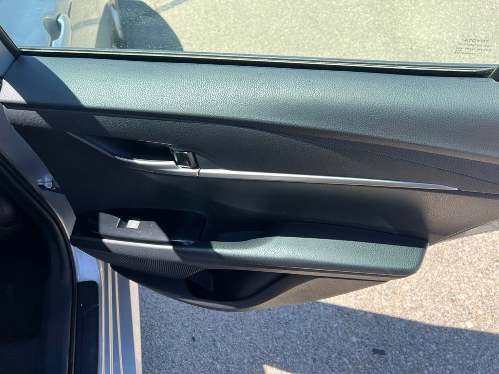 2025 Toyota Camry LE - Photo 20
