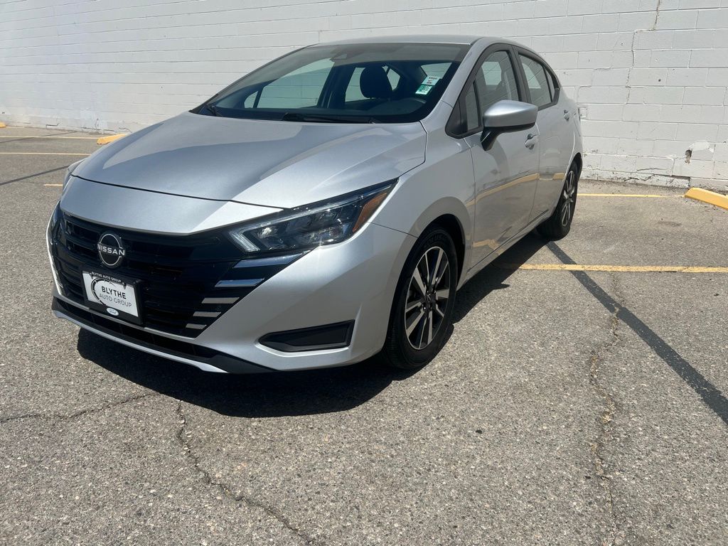 2025 Nissan Versa 1.6 SV CVT's photo