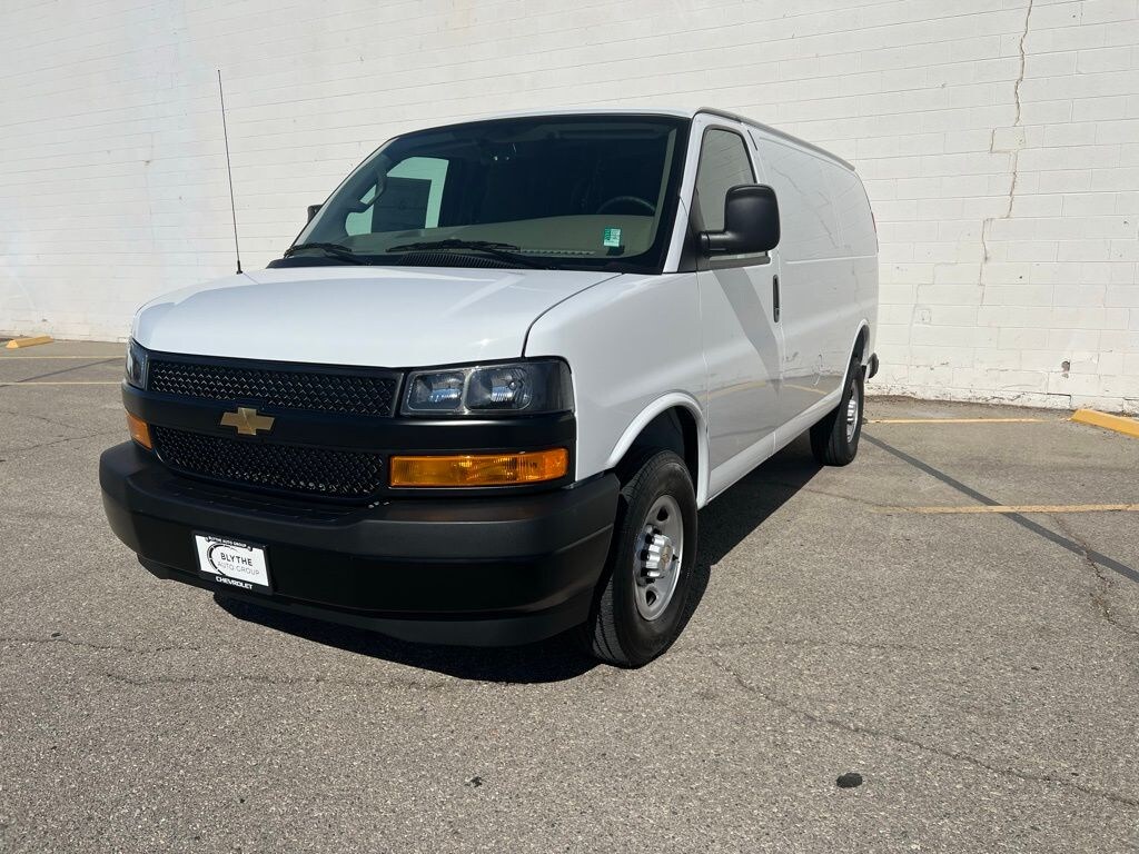 New 2026 Chevrolet Express 3500 Work Van Cargo Van