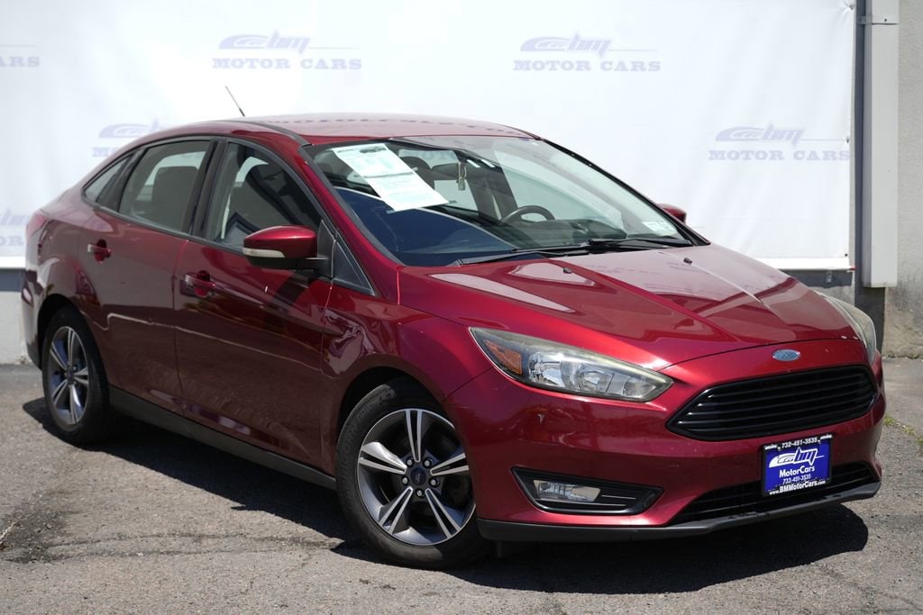 2017 Ford Focus Sedan SE's photo