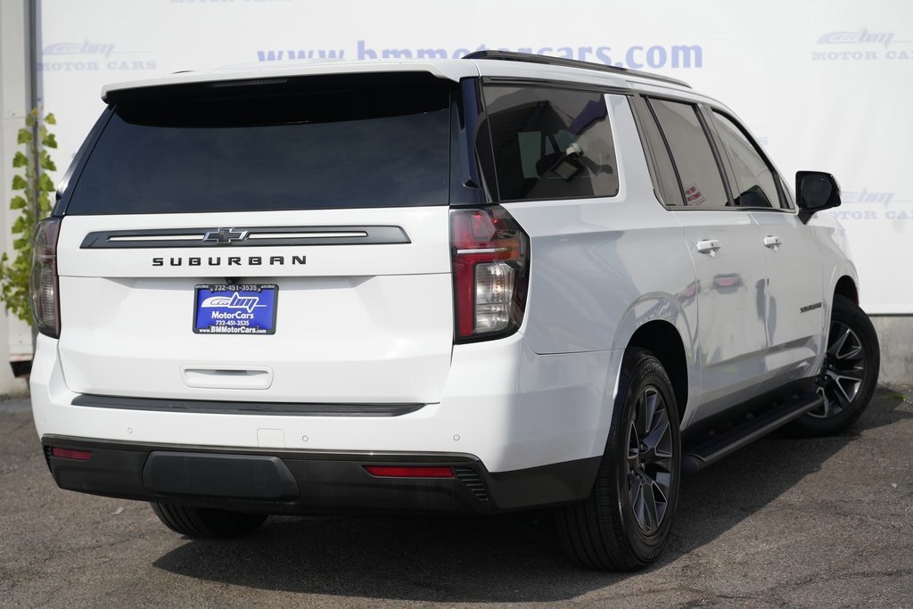 2021 Chevrolet Suburban Z71 photo 2