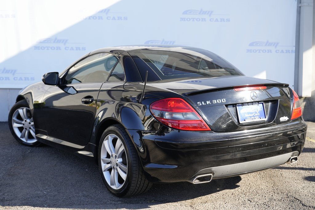 2011 Mercedes Benz SLK 300 photo 4