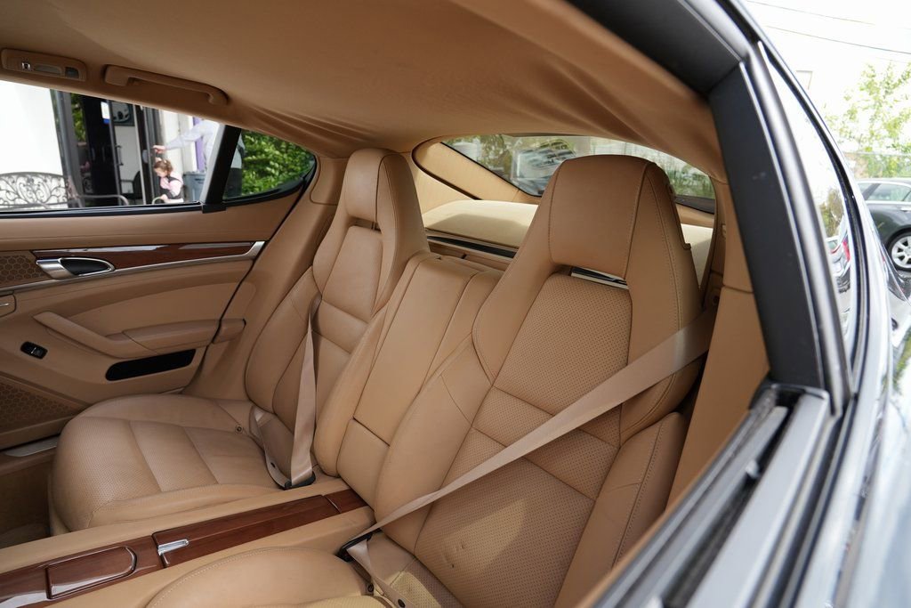 2013 Porsche Panamera - Photo 24
