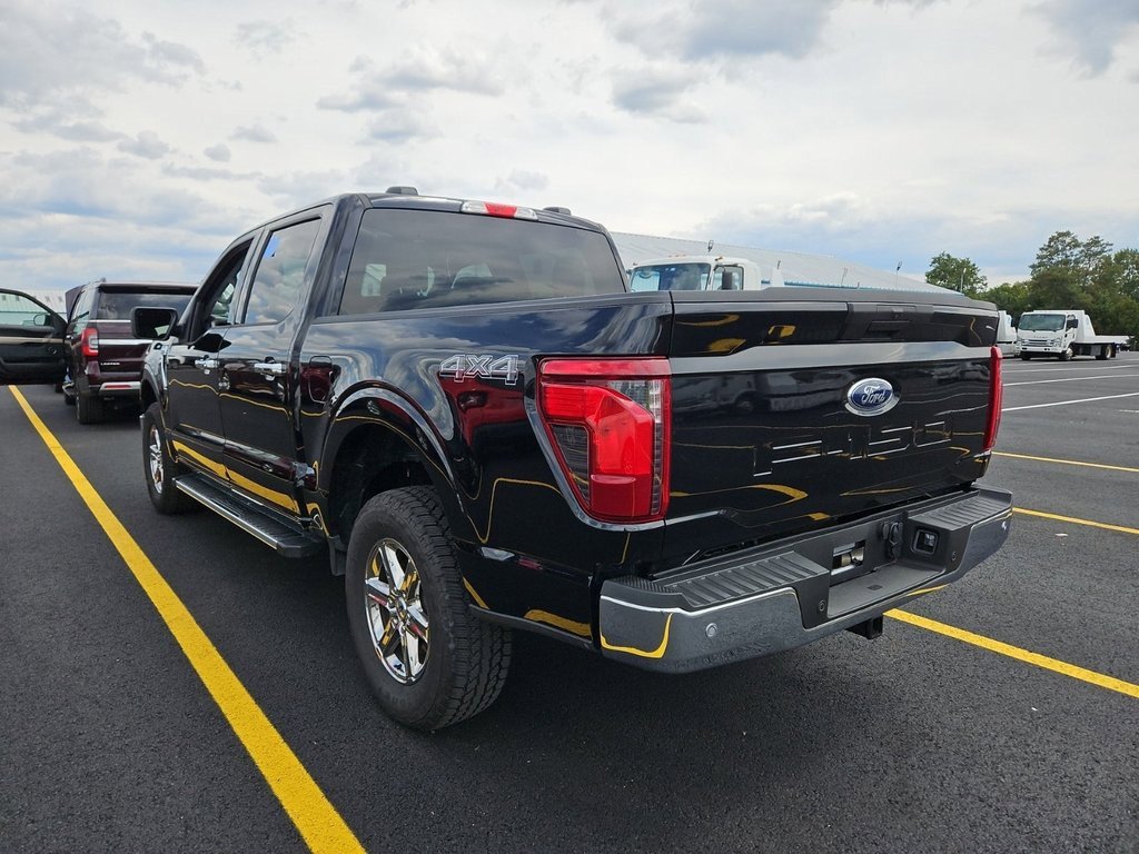 2025 Ford F-150 XLT photo 2