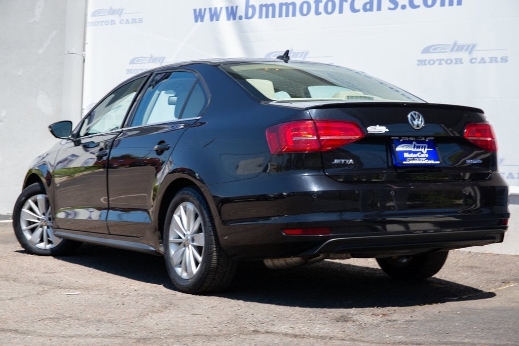 2016 Volkswagen Jetta Hybrid SEL Premium photo 4