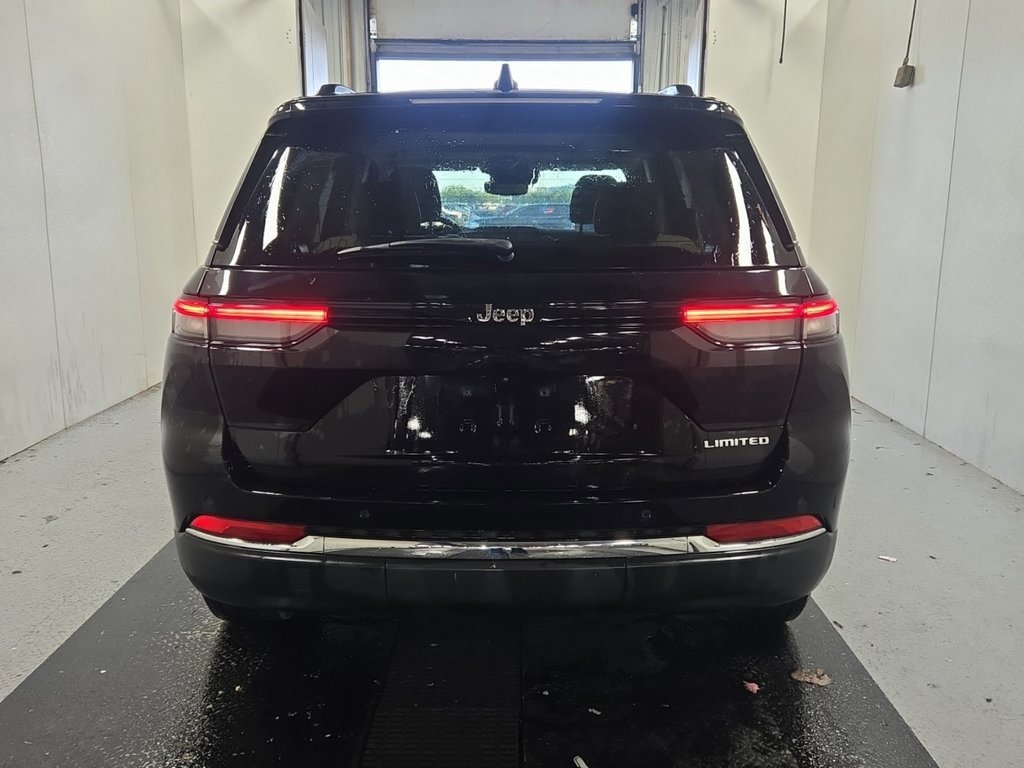 2022 Jeep Grand Cherokee Limited photo 2