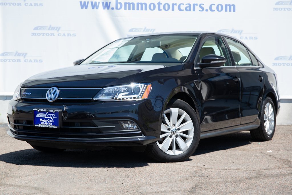 2016 Volkswagen Jetta Hybrid SEL Premium photo 2