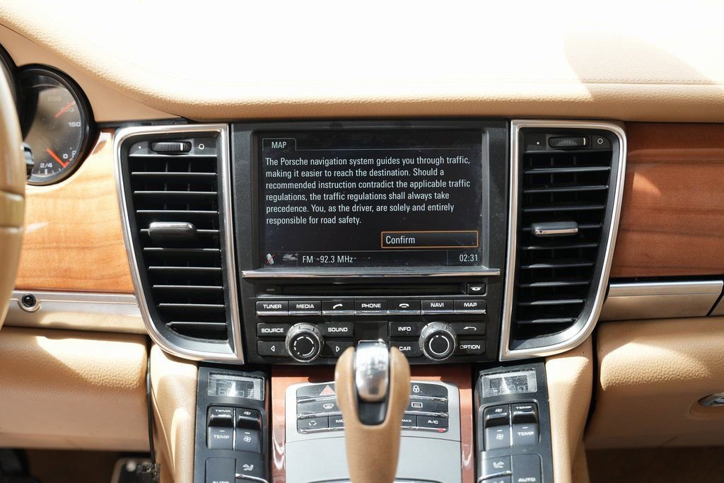 2013 Porsche Panamera - Photo 41