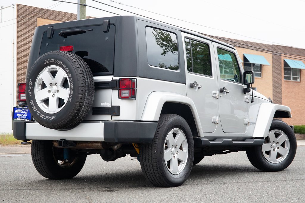 2010 Jeep Wrangler Unlimited Sahara photo 3