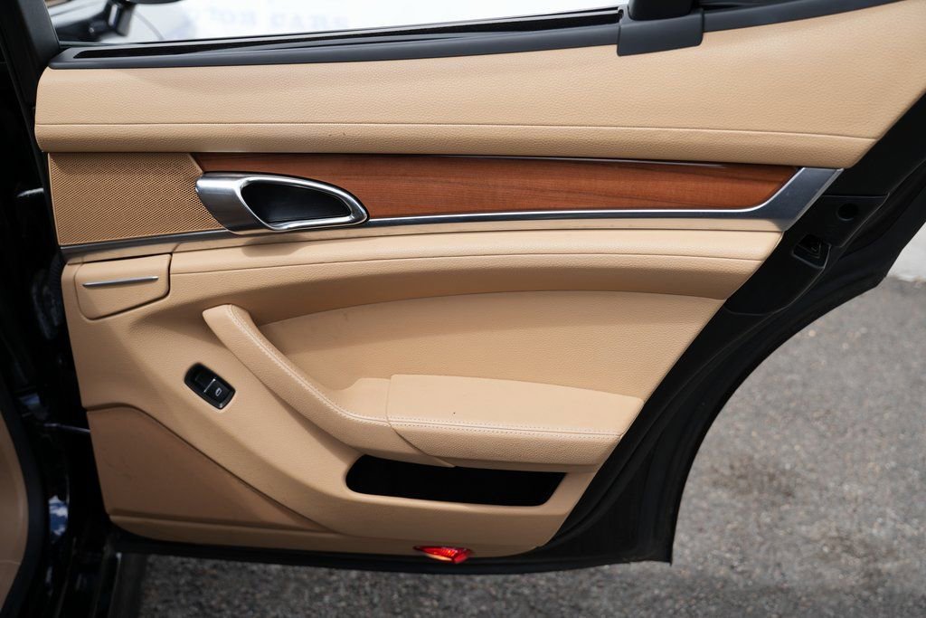 2013 Porsche Panamera - Photo 37