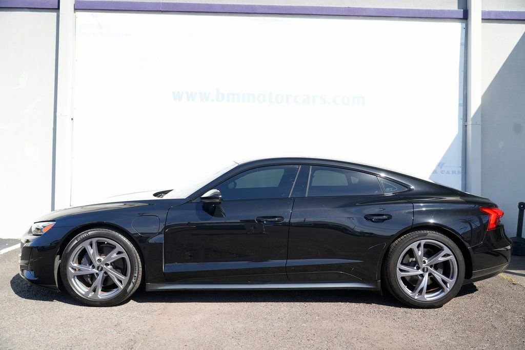 2022 Audi e-tron GT Premium Plus - Photo 8