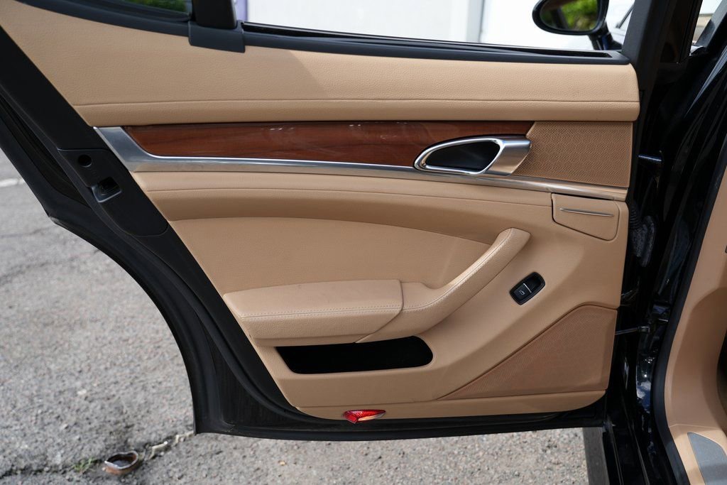 2013 Porsche Panamera - Photo 31