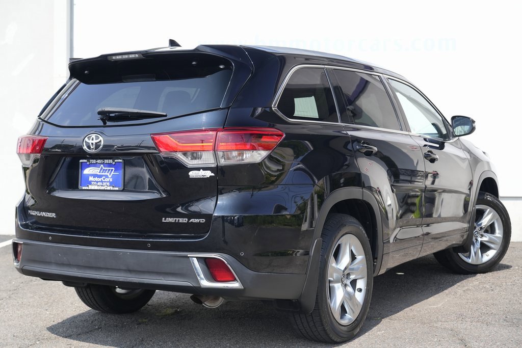 2017 Toyota Highlander Limited photo 2