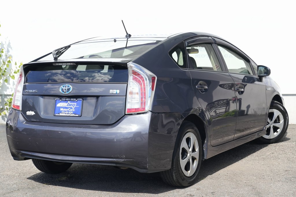 2014 Toyota Prius Two photo 3
