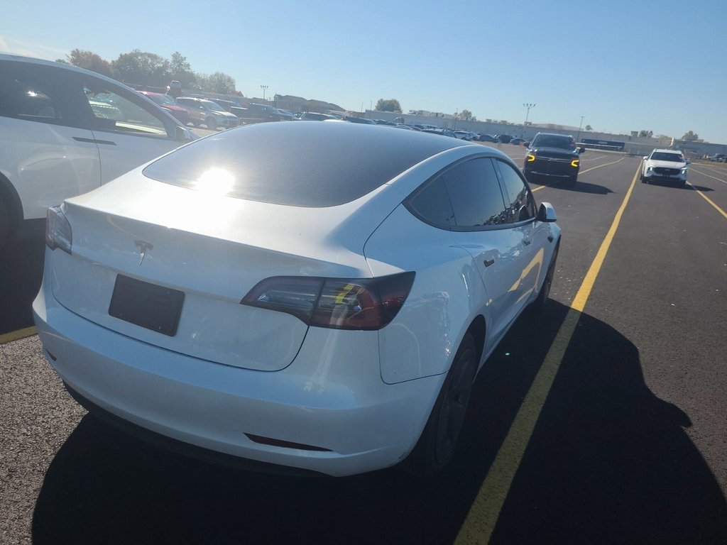 2023 Tesla Model 3 photo 3