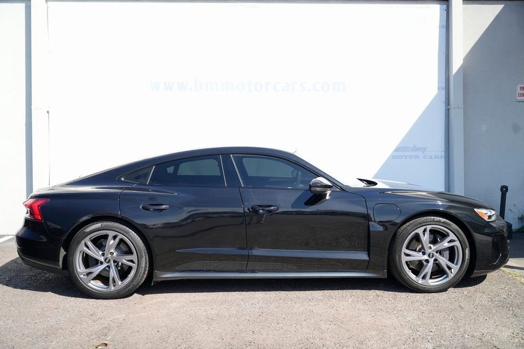 2022 Audi e-tron GT Premium Plus - Photo 7