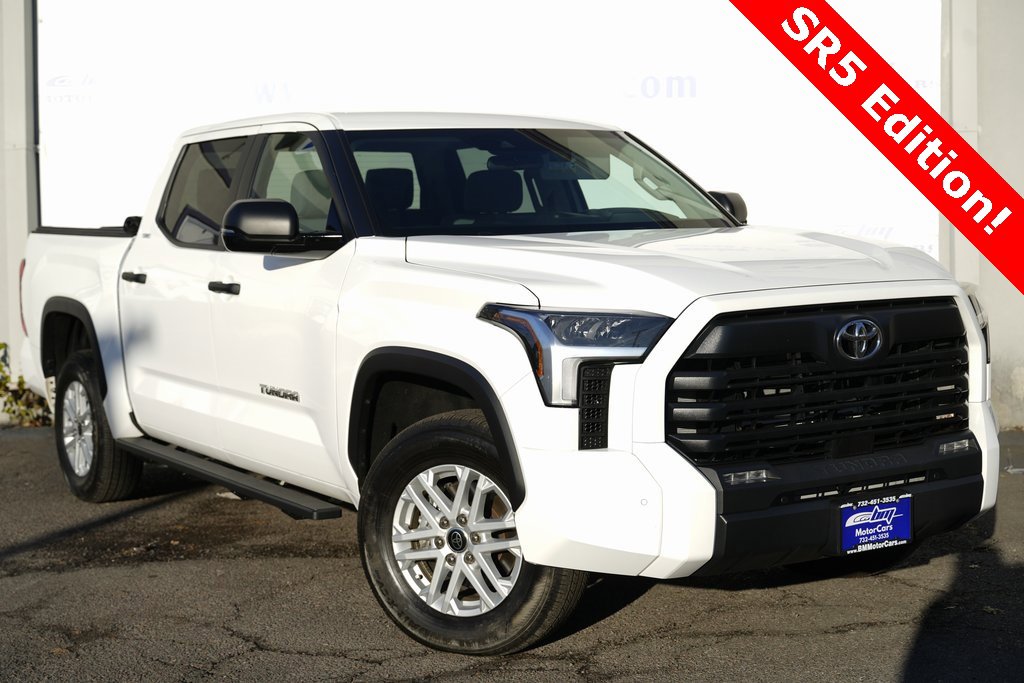 2024 Toyota Tundra SR5's photo