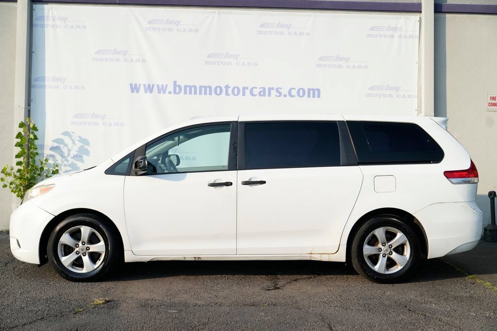 2011 Toyota Sienna Base - Photo 8