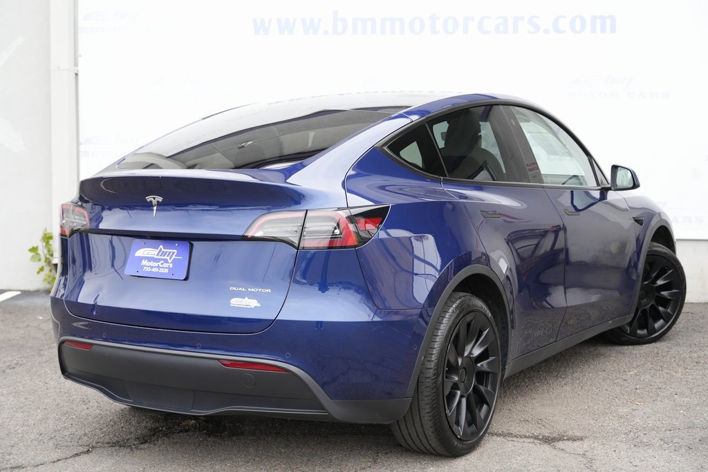2022 Tesla Model Y Long Range photo 3